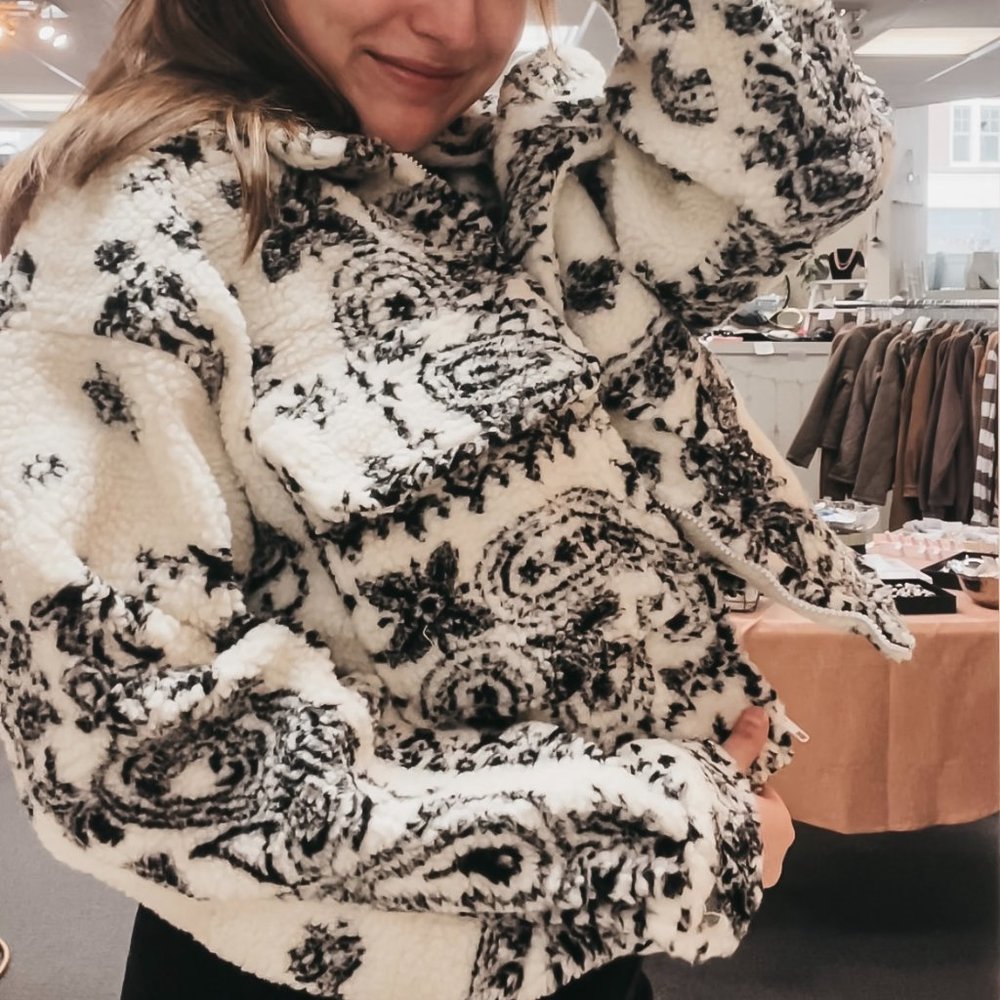 BANDANA PRINT TEDDY JACKET